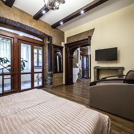 Vip Castle Apartmens Lviv Extérieur photo